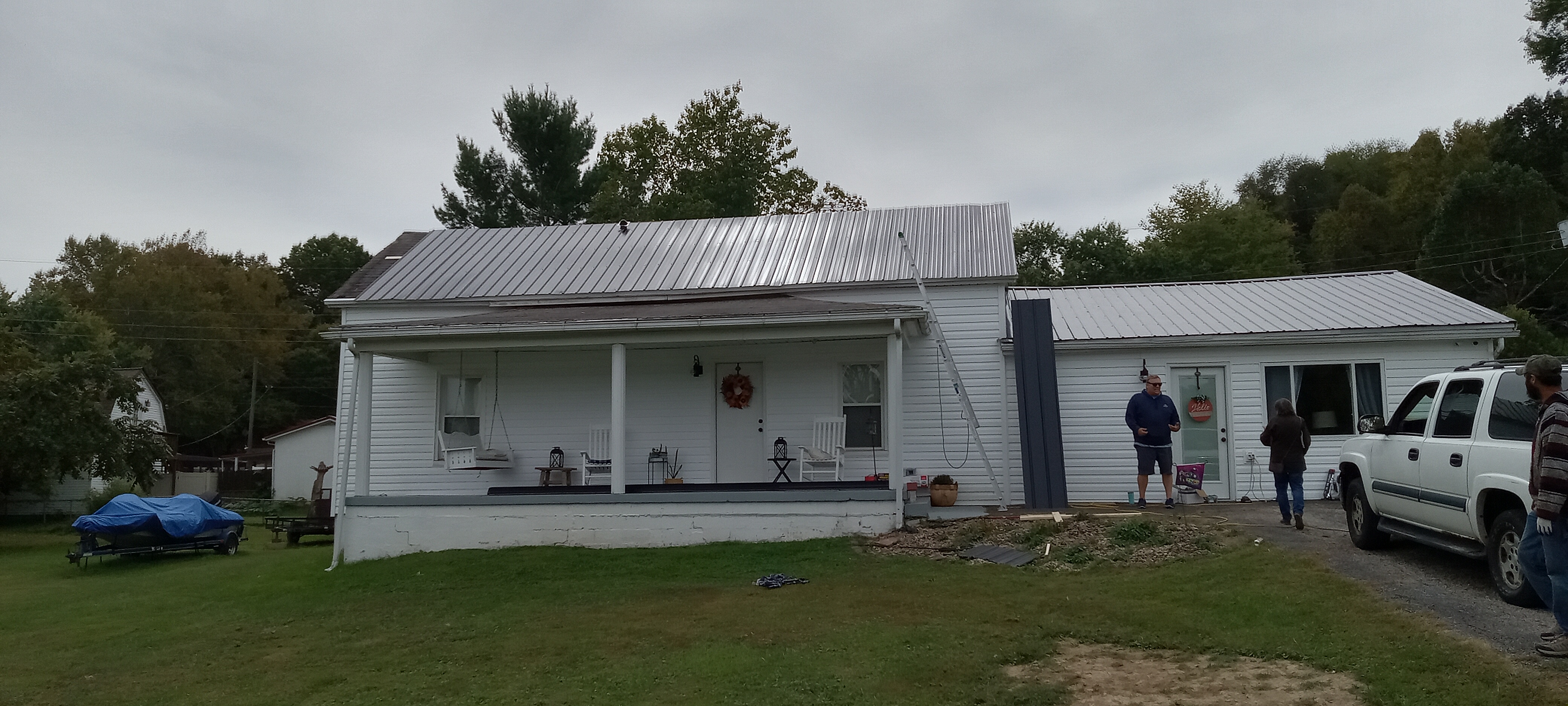 Metal panels going on